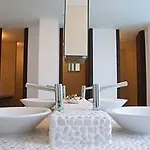 White 4*