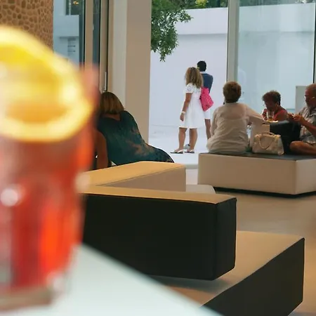 White 4* 비에스테