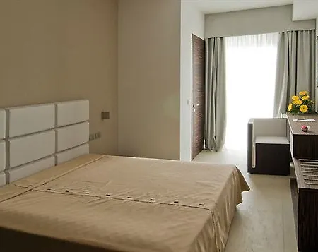 White 4* 비에스테